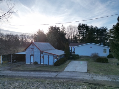 Ranch Home on Large Lot With Barn For Sale in Croton, Ohio! - image 1