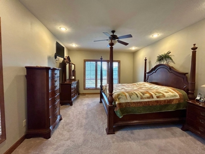 Spacious Home on 2.5 Acres with In-Ground Pool in Ava, MO - image 38