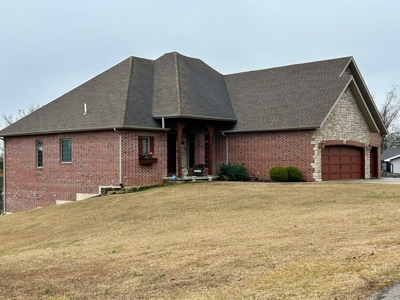 Spacious Home on 2.5 Acres with In-Ground Pool in Ava, MO - image 3