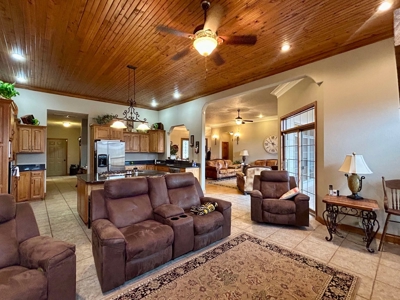 Spacious Home on 2.5 Acres with In-Ground Pool in Ava, MO - image 49