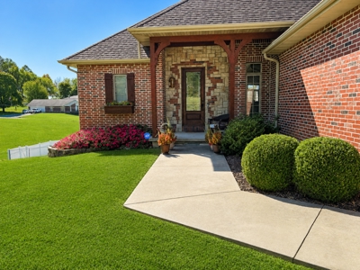 Spacious Home on 1.6 Acres with In-Ground Pool in Ava, MO - image 31