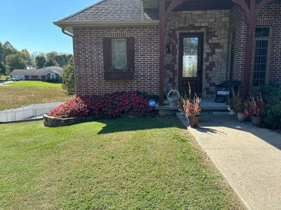 Spacious Home on 2.5 Acres with In-Ground Pool in Ava, MO - image 33