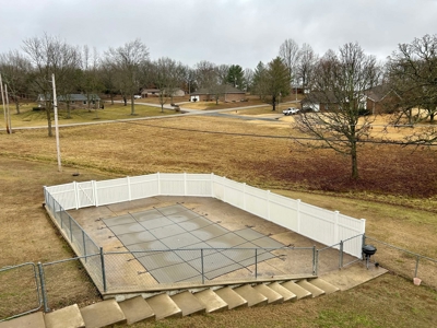 Spacious Home on 2.5 Acres with In-Ground Pool in Ava, MO - image 23