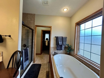 Spacious Home on 2.5 Acres with In-Ground Pool in Ava, MO - image 35