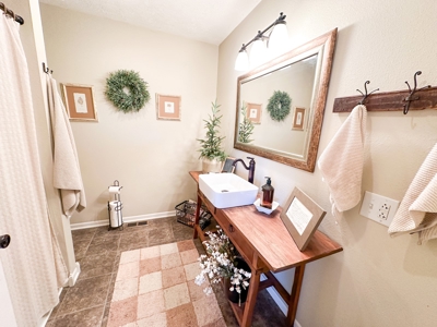 Country Home for Sale in Salem, Missouri - image 25