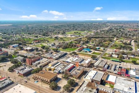 Prime Commercial Property in Downtown Beeville, Texas - image 45