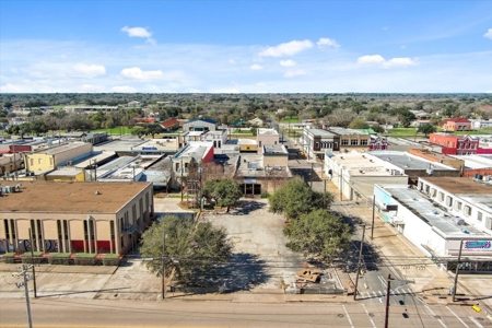 Prime Commercial Property in Downtown Beeville, Texas - image 42