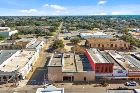 Prime Commercial Property in Downtown Beeville, Texas - image 43