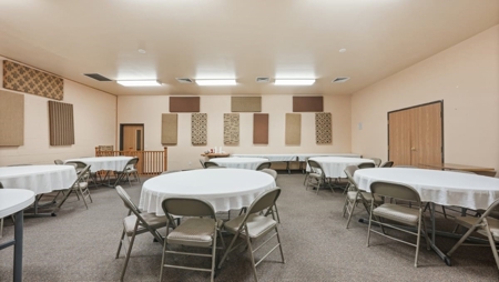 Turnkey Family-Owned Restaurant, Bar & Entertainment Center - image 30