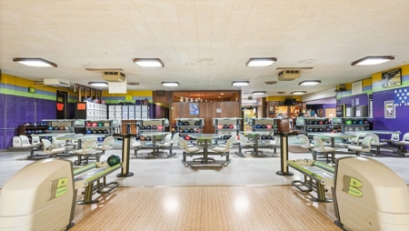 Turnkey Family-Owned Restaurant, Bar & Entertainment Center - image 12