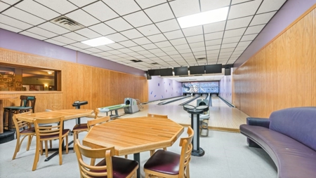 Turnkey Family-Owned Restaurant, Bar & Entertainment Center - image 17