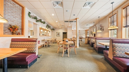 Turnkey Family-Owned Restaurant, Bar & Entertainment Center - image 44