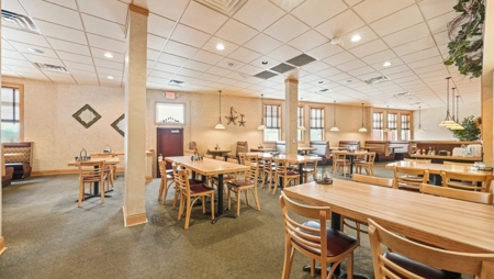 Turnkey Family-Owned Restaurant, Bar & Entertainment Center - image 40