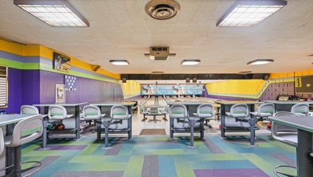 Turnkey Family-Owned Restaurant, Bar & Entertainment Center - image 8