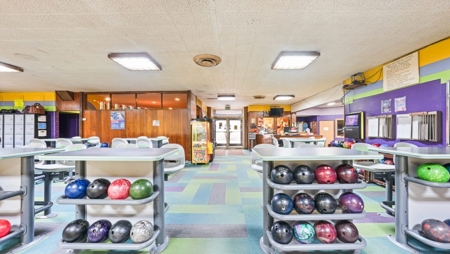 Turnkey Family-Owned Restaurant, Bar & Entertainment Center - image 13