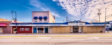 Turnkey Family-Owned Restaurant, Bar & Entertainment Center - image 5