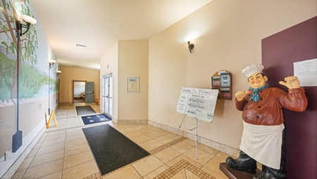 Turnkey Family-Owned Restaurant, Bar & Entertainment Center - image 35