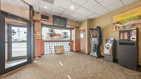 Turnkey Family-Owned Restaurant, Bar & Entertainment Center - image 7