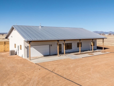Newly Built 3-Bedroom Home on 2.5 Acres in Moriarty, NM - image 3