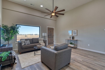 Newly Built 3-Bedroom Home on 2.5 Acres in Moriarty, NM - image 8