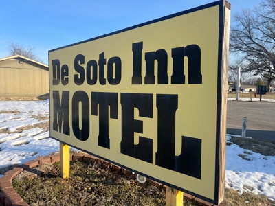 Motel/Extend Stay Rental - De Soto, Kansas - image 5