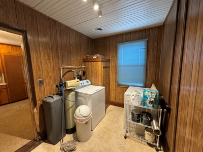 Charming Home for Sale with Highway Frontage in Meta, MO - image 9