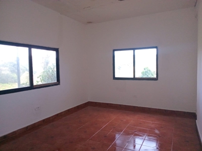 Affordable Fixer-Upper with Spectacular Mountain Views - image 4