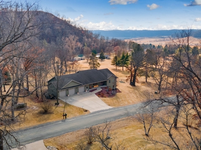 🏡 Golf Course Luxury Meets Serene Country Living! ⛳🌿 - image 39