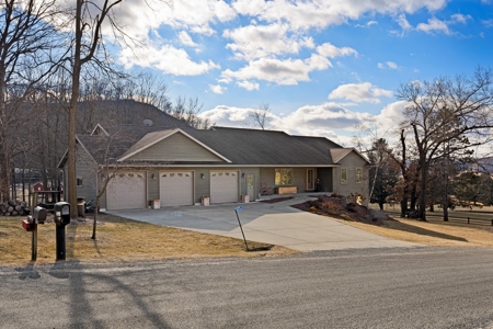 🏡 Golf Course Luxury Meets Serene Country Living! ⛳🌿 - image 47