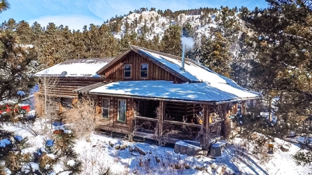 Luxury Home and Shop Small Acreage Little Rocky Mountains - image 1