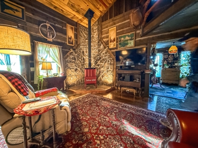 Luxury Home and Shop Small Acreage Little Rocky Mountains - image 27
