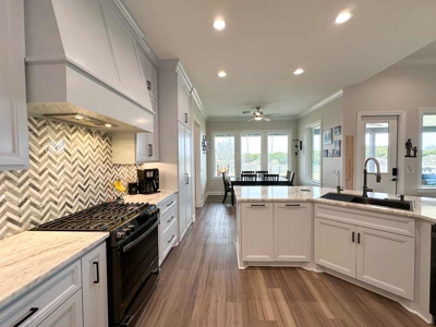 Stunning Country Estate on 19.77 Acres - image 15