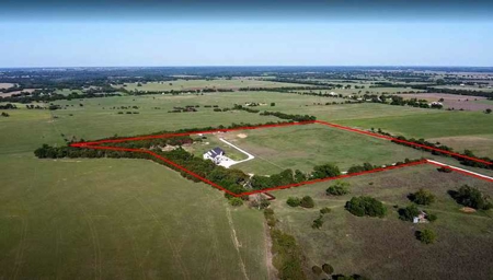 Stunning Country Estate on 19.77 Acres - image 3