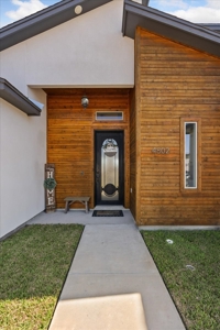 Residential Home in Town near the Coastal Beach - image 3