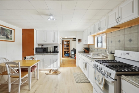 Farmhouse FOR SALE in Mancos, Colorado - image 42