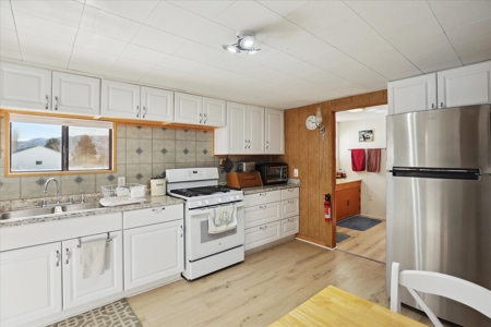 Farmhouse FOR SALE in Mancos, Colorado - image 41