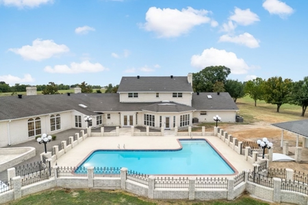 Luxury Property for Sale in Paris, Texas - image 28