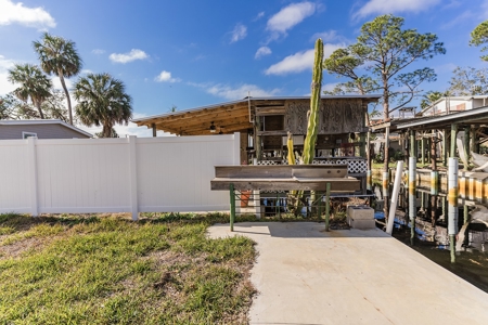 Waterfront Lot For Sale in Suwannee FL! - image 7