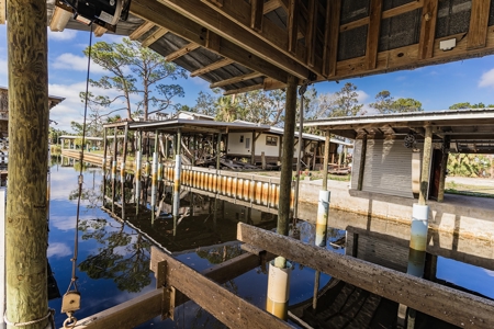 Waterfront Lot For Sale in Suwannee FL! - image 11