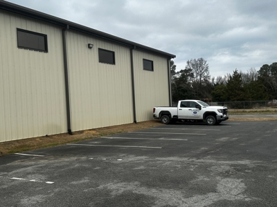 Versatile 14, 875 SF Commercial Property in Washington, NC - image 2