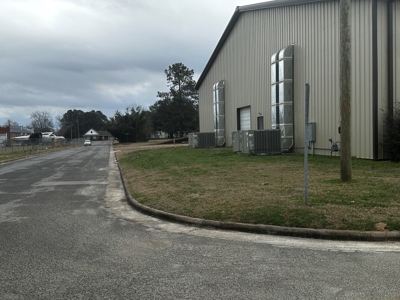 Versatile 14, 875 SF Commercial Property in Washington, NC - image 9