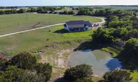 Stunning Country Estate on 70.78 Acres - image 5