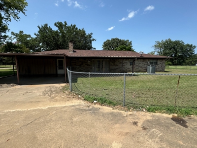Country Home Located in Rocky Branch Texas - image 14