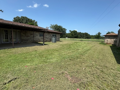 Country Home Located in Rocky Branch Texas - image 13