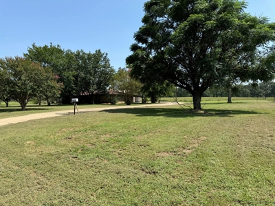 Country Home Located in Rocky Branch Texas - image 12