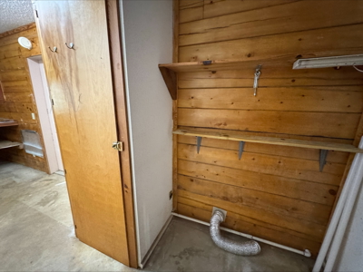 Log Home on 6.06 acres in Hughes Springs Texas - image 15