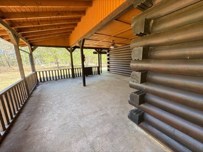 Log Home on 6.06 acres in Hughes Springs Texas - image 3