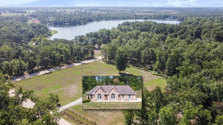 Arrowhead Lake Home for Sale in West Plains, Howell County, MO - image 1