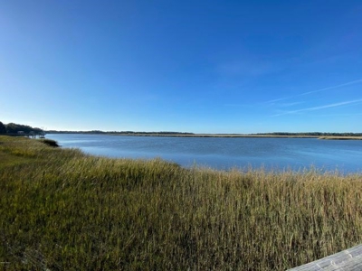 Large home overlooking the Beaufort River - image 13