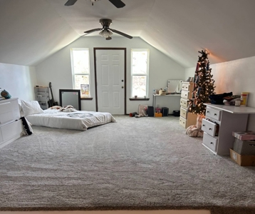 Home with Acreage for Sale in Antlers Oklahoma - image 8